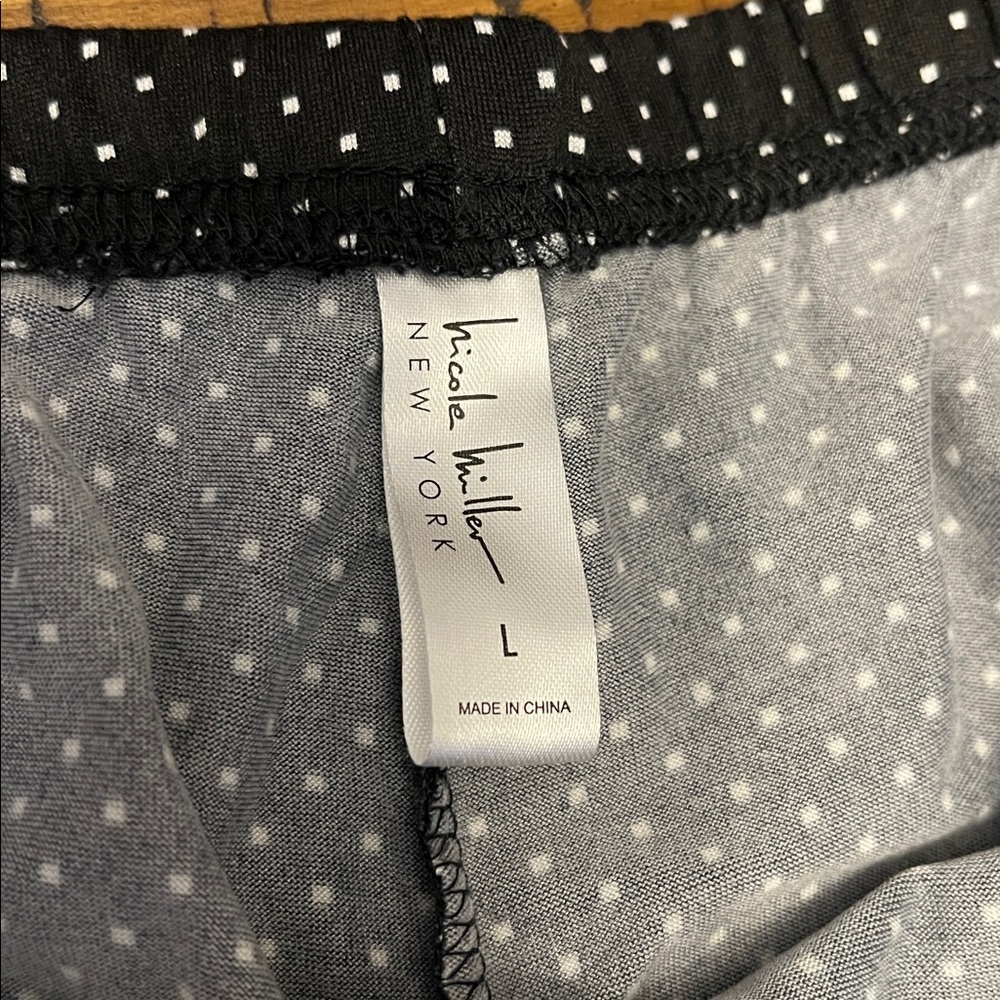 Nicole Miller Black and White Polka PJ Set - Short-sleeve & Shorts - Worn Once - Picture 6 of 6